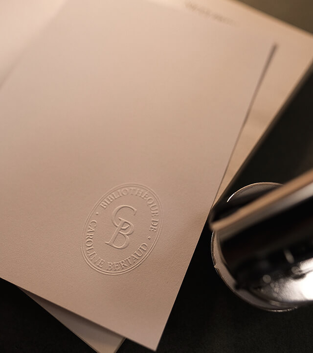 Timbre à sec Ex-libris modèle "Initiales"