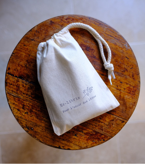 Timbre à sec Ex-libris modèle "Bouquet"