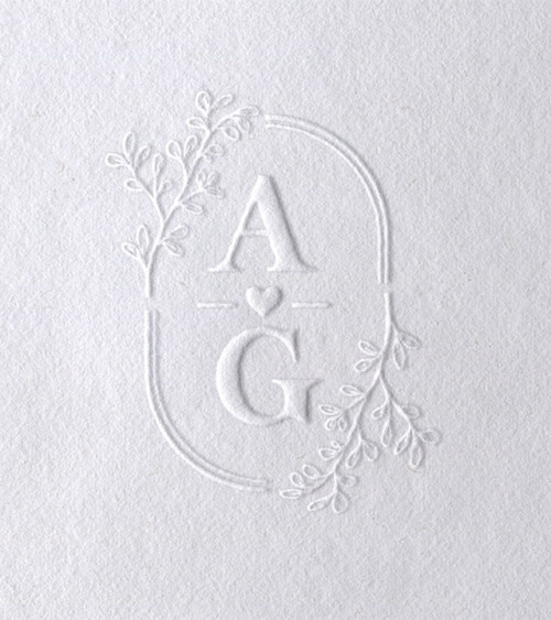 Personnalisez vos faire-parts et papeterie de mariage avec ce magnifique modèle de gaufrage.