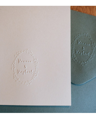 Pince à gaufrer pour personnaliser vos faire-parts et menus de Mariage.