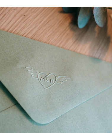 Timbre à sec pour gaufrer vos Initiales sur vos faire-parts de Mariage.