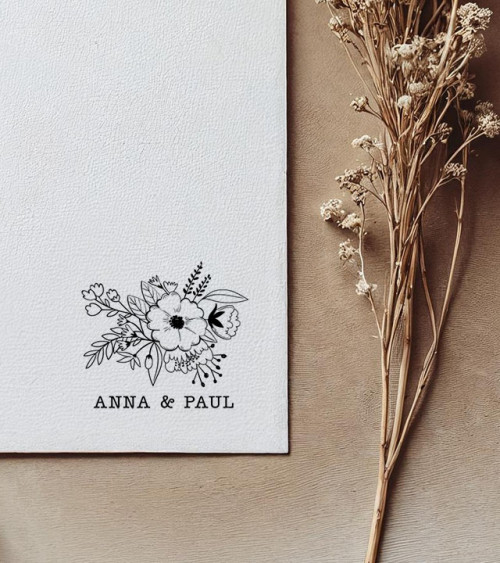 Tampon Mariage personnalisé avec prénoms pour embellir vos faire-parts.
