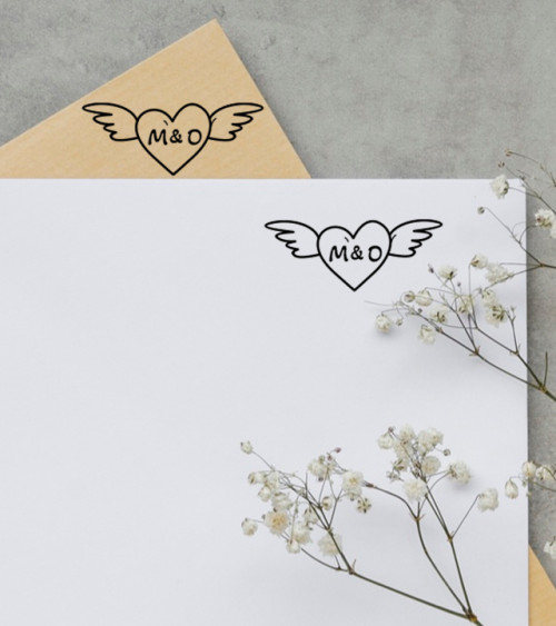 Tampon Mariage cœur volant avec vos initiales.
