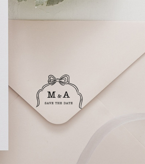 Tampon Mariage "Save the Date" avec vos initiales.