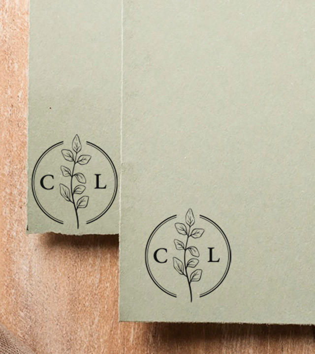 Tampon Mariage avec vos initiales pour tamponner vos faire-parts.