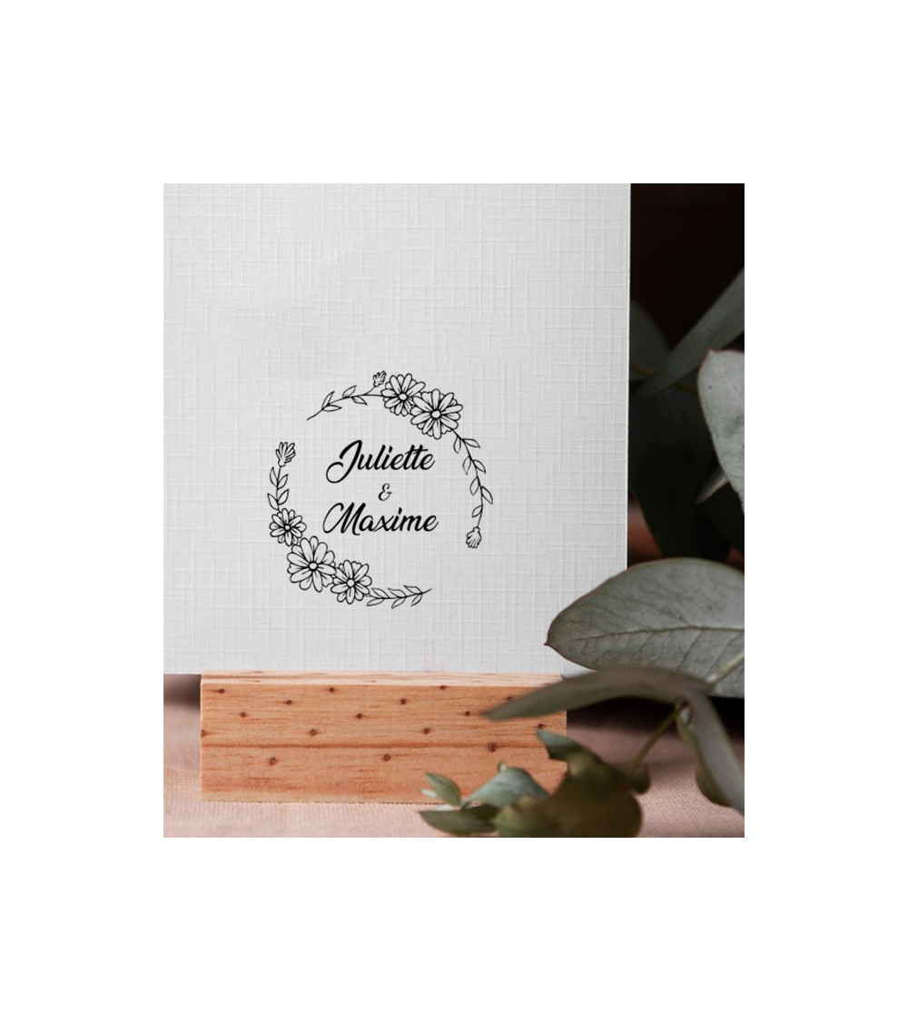 Tampon Mariage Couronne de fleurs avec vos prénoms.