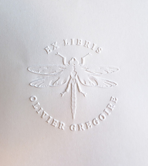 Timbre à sec ex-libris modèle "Libellule"