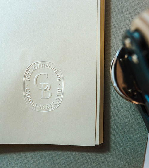 Timbre à sec Ex-libris modèle "Elégant Entrelacé"